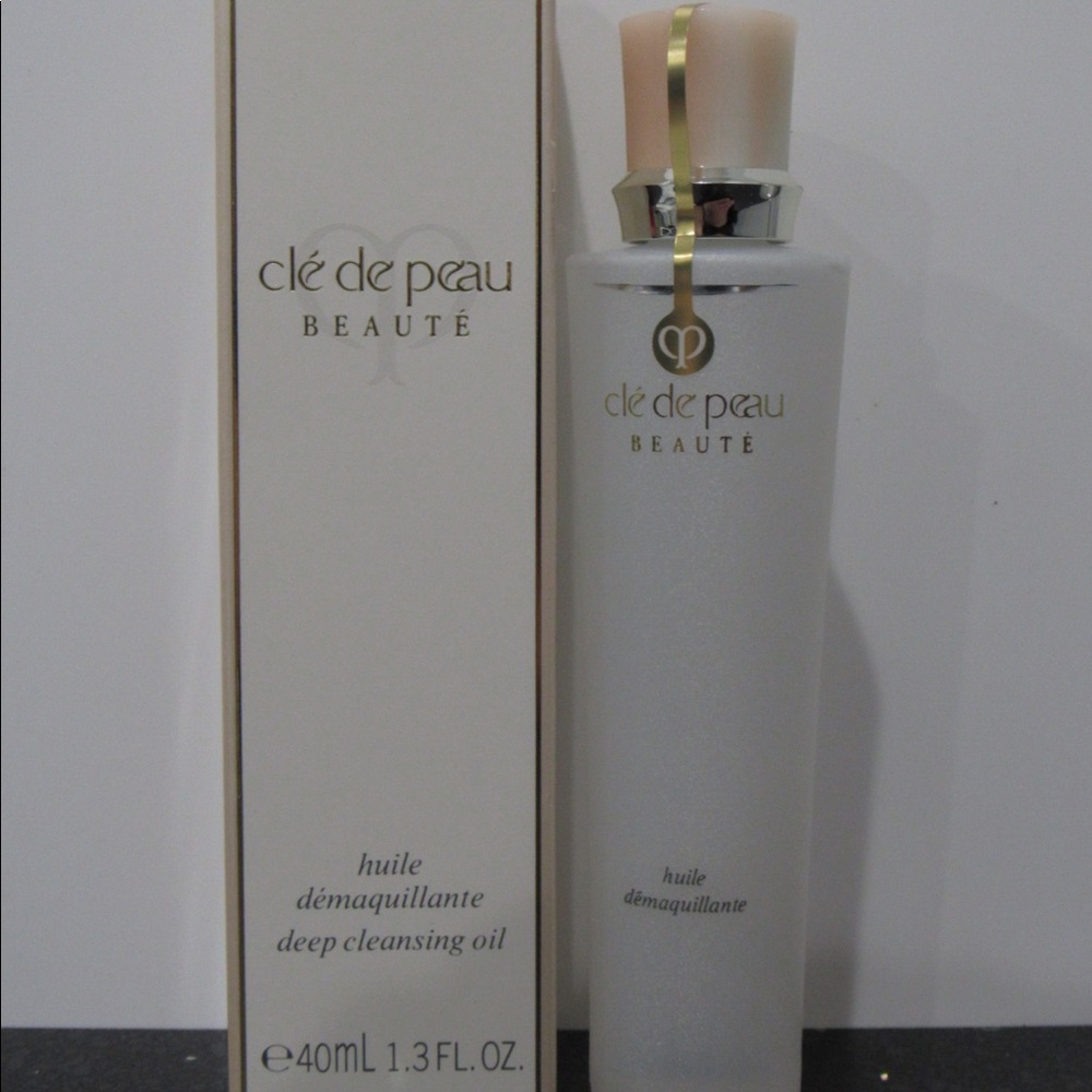CLE DE PEAU DEEP CLEANSING OIL - BRAND NEW